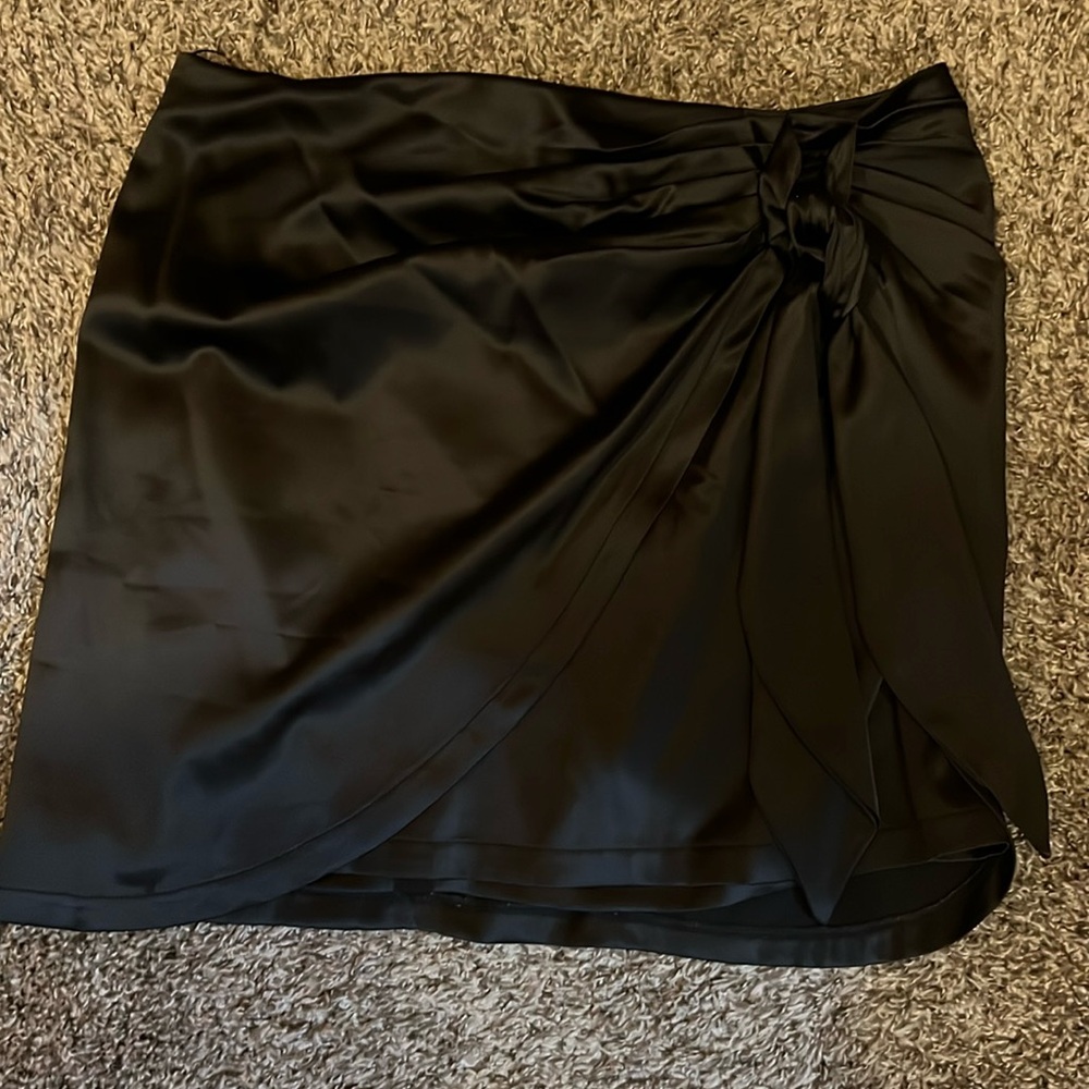 NWOT OLIA Black tie skirt
